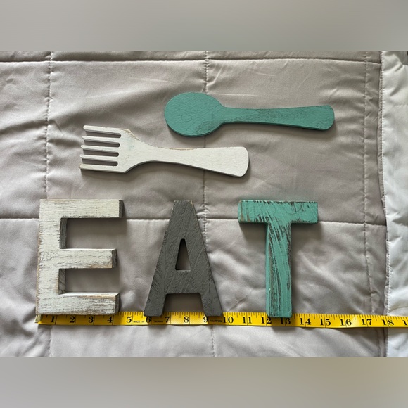 Rustic "EAT" Sign with Utensils - Picture 1 of 7